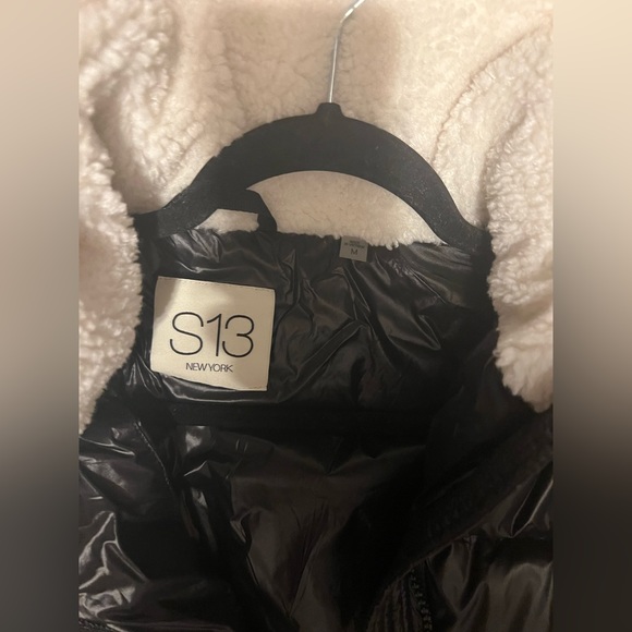 S13 Black faux fur Sherpa trimmed Callie puffer EUC - Picture 6 of 8